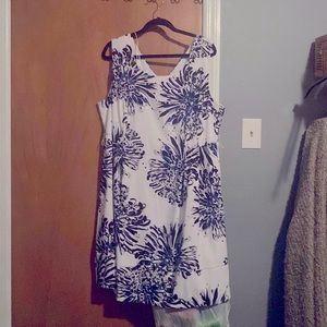 Size-18W color- white,black,dark blue,gray